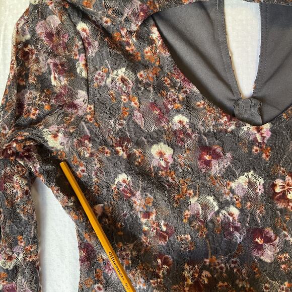 Rewind Women Dress L Gray Pink Floral Fit & Flare Lace Long Sleeve Knee Length - Picture 4 of 11